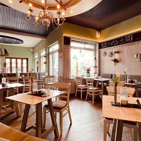 Hotel Am Alten Strom-3